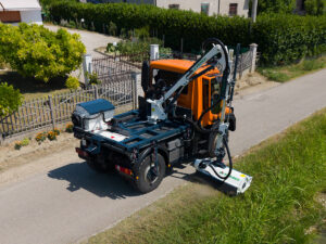 Braccio decespugliatore articolato per applicazione scarrabile su pianale di autocarro talent double hymach