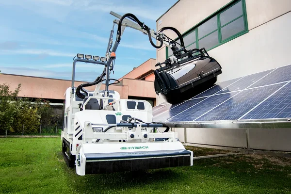 Limpiadora SolarClean para paneles fotovoltaicos y solares Hymach 3
