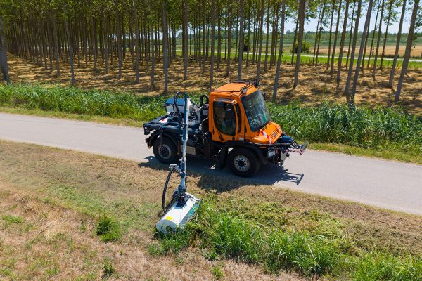 Braccio decespugliatore articolato per applicazione scarrabile su pianale di autocarro talent double hymach